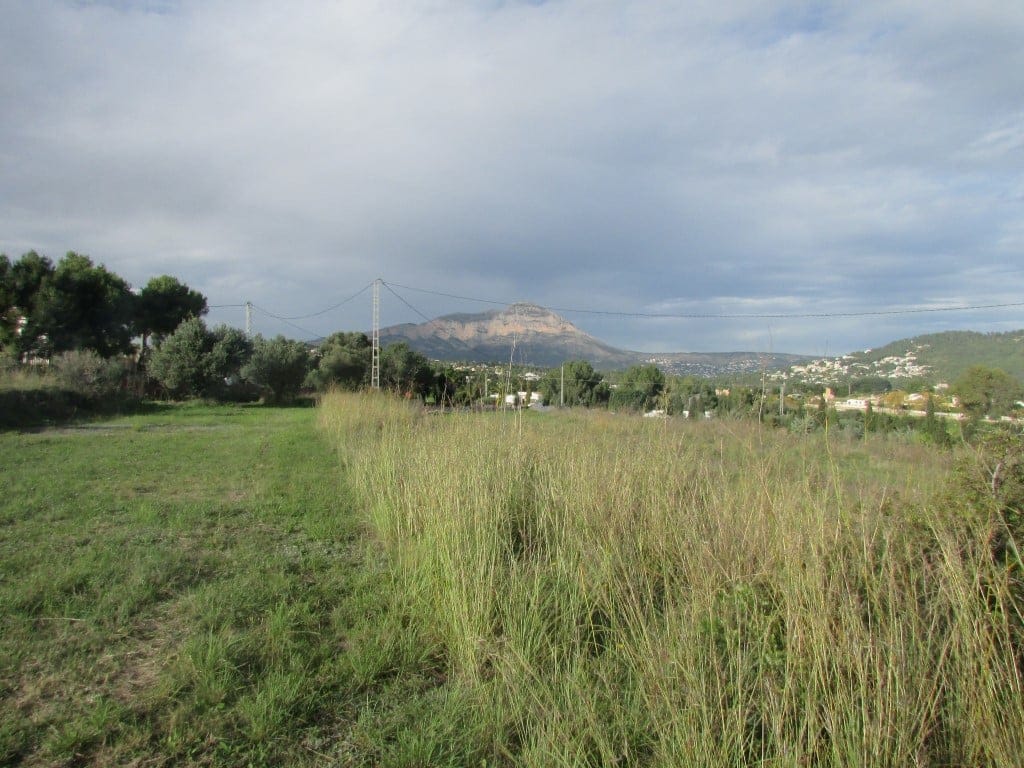 Large plot for sale in Benitachell