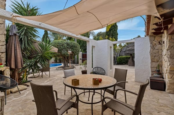 Villa con apartamento de invitados, totalmente renovada y cerca del casco antiguo de Jávea - Foto 7