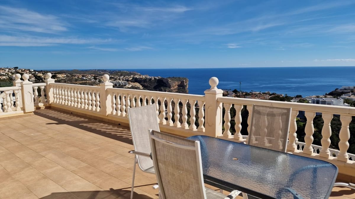 De Piek van Mediterraanse Luxe: Zonne-energie Villa met Ongeëvenaarde Zeezicht in Cumbre del Sol - Foto 4