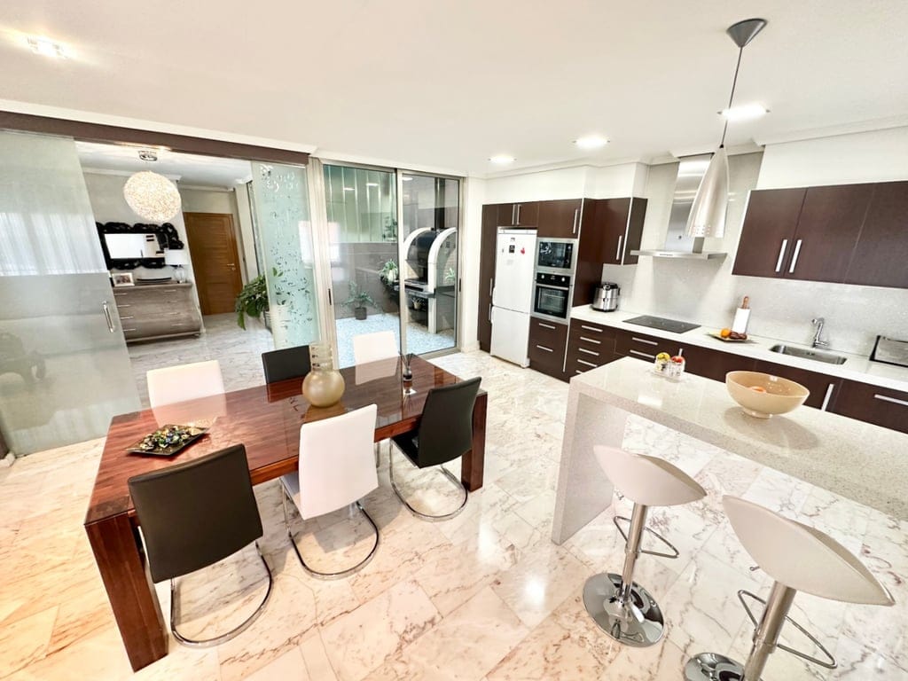 Raum, Licht und Design in einem einzigartigen Haus in Pego - Foto 7