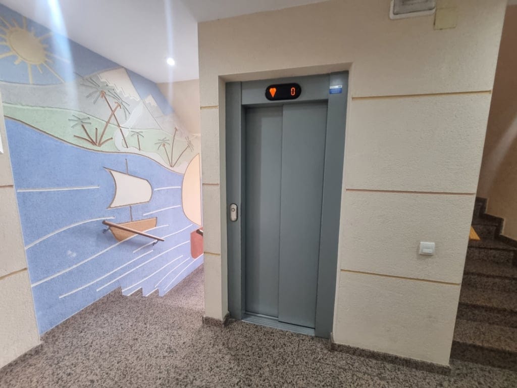 Extraordinary duplex with large terrace right on the beach of Daimus. - Foto 14