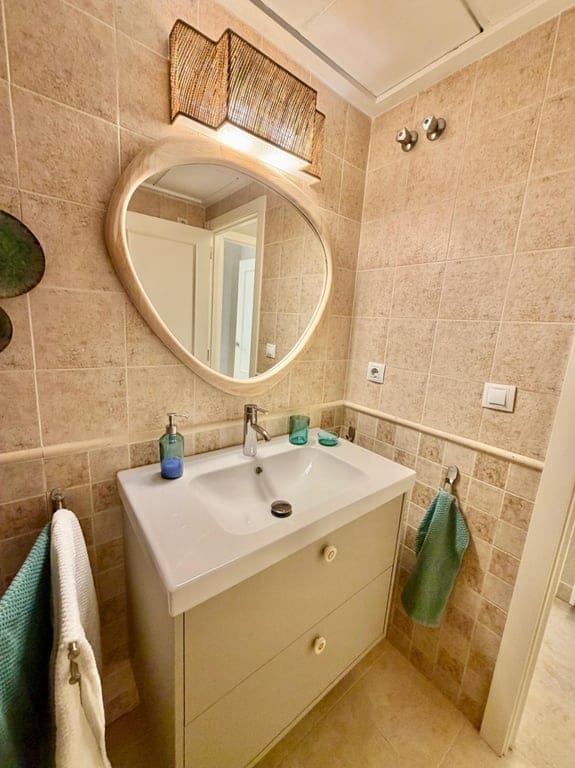 Renovated 1-bedroom apartment in Denia with a communal pool. - Foto 27