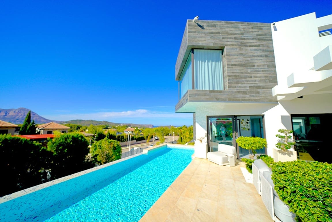 Luxury villa in Benitachell with sea views, infinity pool, and gym. - Foto 3
