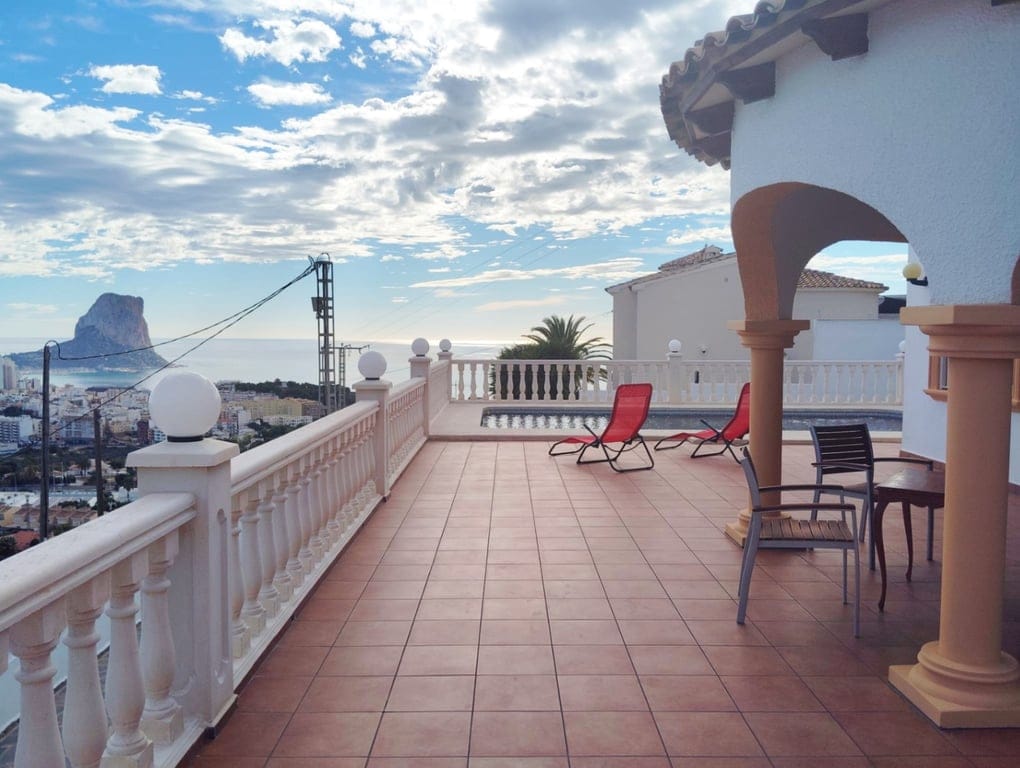 Villa for sale with 4 bedrooms and a pool in Calpe, with sea views. - Foto 3