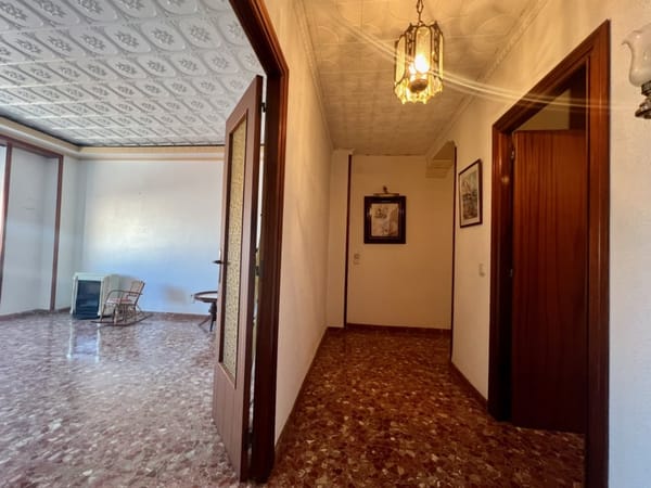 Magnífica casa con garaje para varios vehículos - Foto 10
