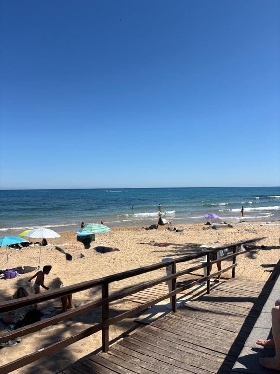 Apartamento en venta de 2 dormitorios en Torrevieja, Alicante. - Foto 40