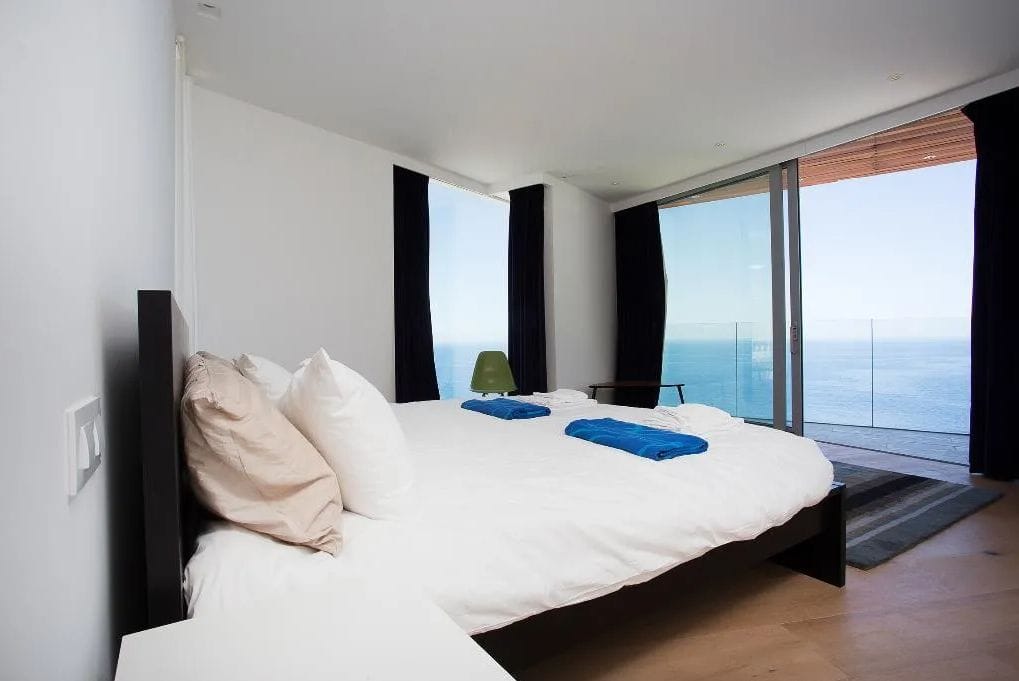 Luxurious modern frontline villa with stunning sea views - Foto 21