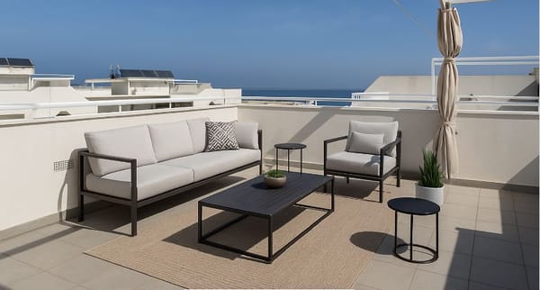 Ático dúplex con vistas panorámicas al mar – Exclusividad a 100 metros de la playa - Foto 1