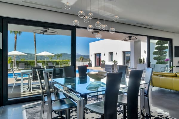 Exclusiva villa moderna con impresionantes vistas abiertas en una demandada zona de Jávea - Foto 18