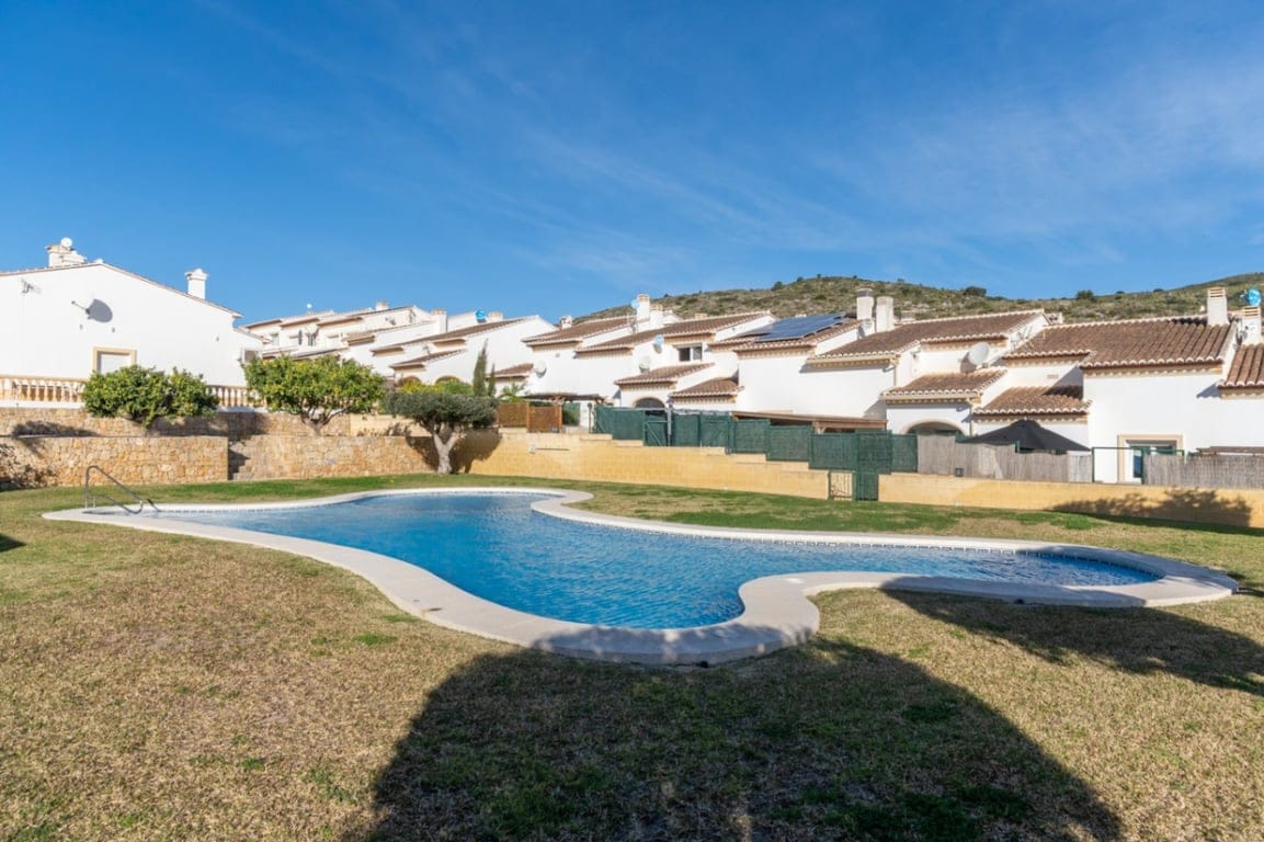 Townhouse with a large south-facing terrace and pool. - Foto 12