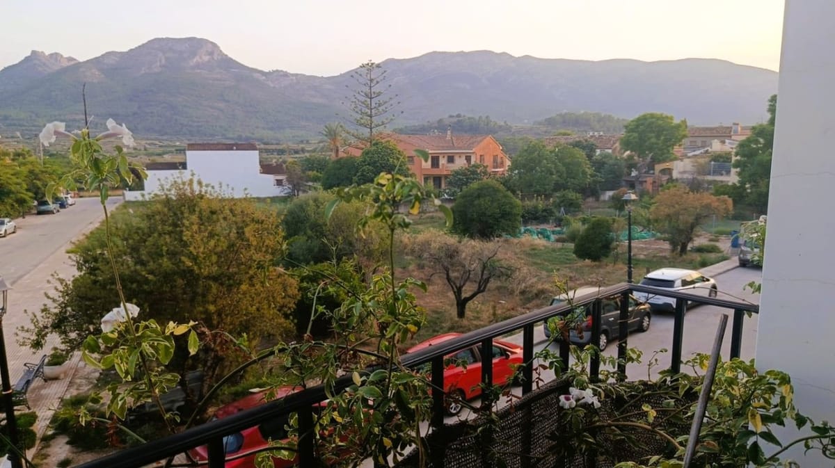 Charmante geschakelde woning met privé garage en een groot terras in het hart van Alcalalí. - Foto 9