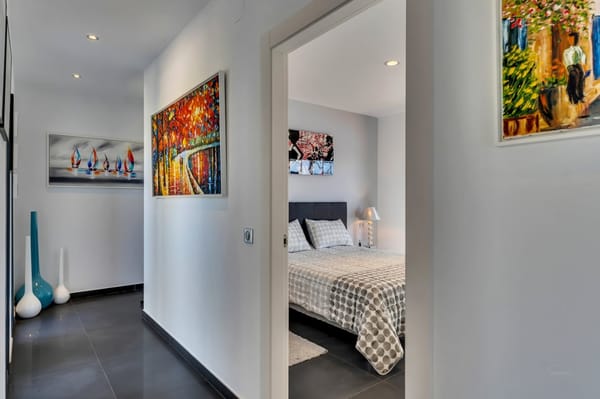 Exclusiva villa moderna con impresionantes vistas abiertas en una demandada zona de Jávea - Foto 46