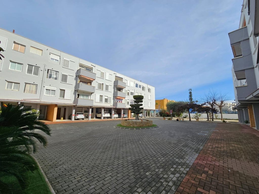 Fabulous and Bright Apartment in the beach