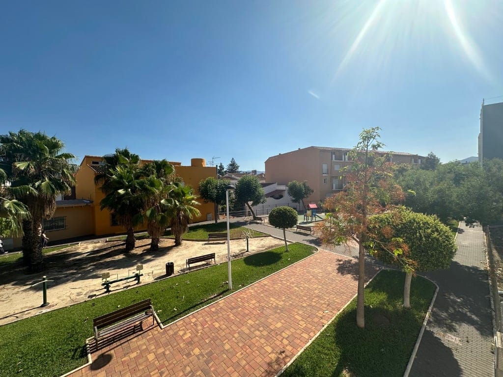 Semi-New Apartment for Sale in Beniarbeig – Bright and with Open Views