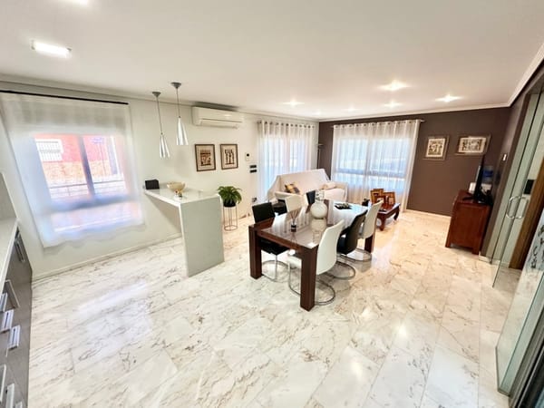 Ruimte, Licht en Ontwerp in een Uniek Huis in Pego - Foto 5