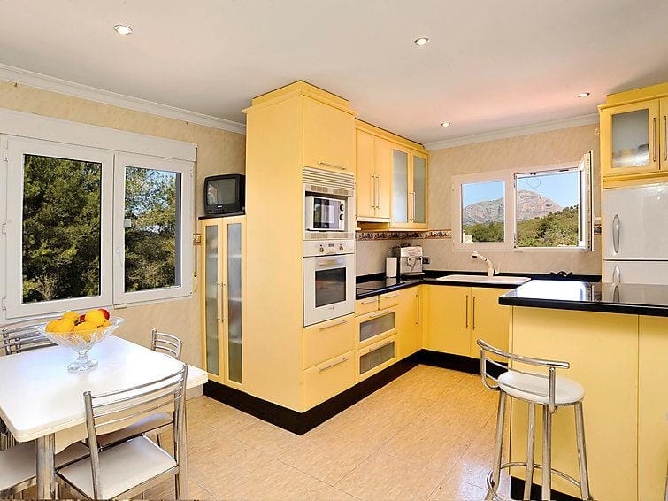 Amplia Villa Mediterránea con Potencial de Renovación Excepcional – Javea Golf - Foto 6