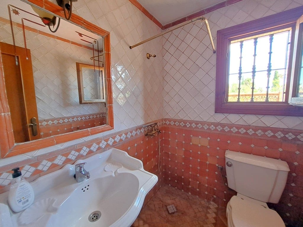 Family villa with pool for sale in Orba - Foto 25