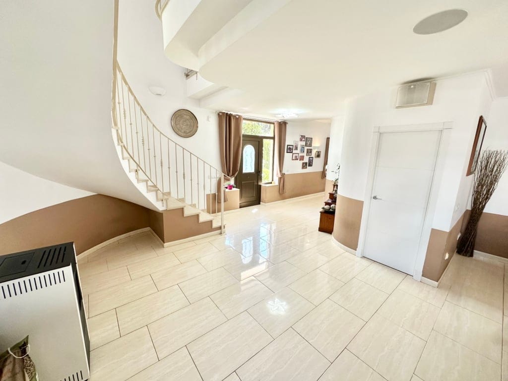 Uw oase in Monte Pego: chalet met een groot perceel, zwembad en volledige privacy - Foto 16