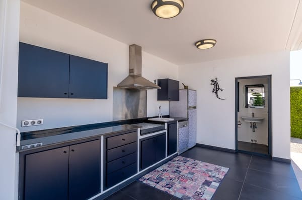 Exclusiva villa moderna con impresionantes vistas abiertas en una demandada zona de Jávea - Foto 50
