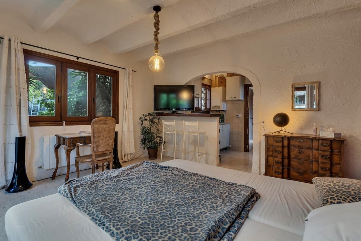 Villa met gastenappartement, volledig gerenoveerd en dicht bij het oude centrum van Jávea - Foto 32