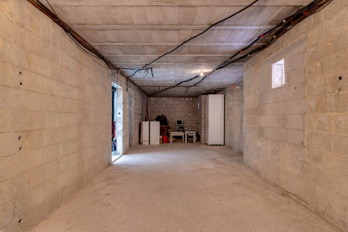 Villa in einer außergewöhnlichen ruhigen Lage, mit weitem Blick und großem Potenzial. - Foto 32