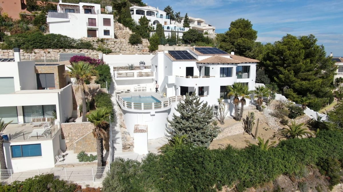 ULTIMATE LUXURY VILLA: 6-BEDROOM, CUMBRE DEL SOL RETREAT | BREATHTAKING PANORAMIC SEA VIEWS | TURNKEY & SUSTAINABLE - Foto 2