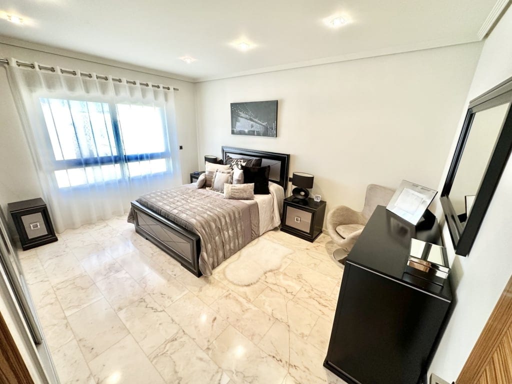 Raum, Licht und Design in einem einzigartigen Haus in Pego - Foto 28