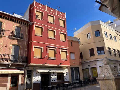 Building in the heart of Pedreguer
