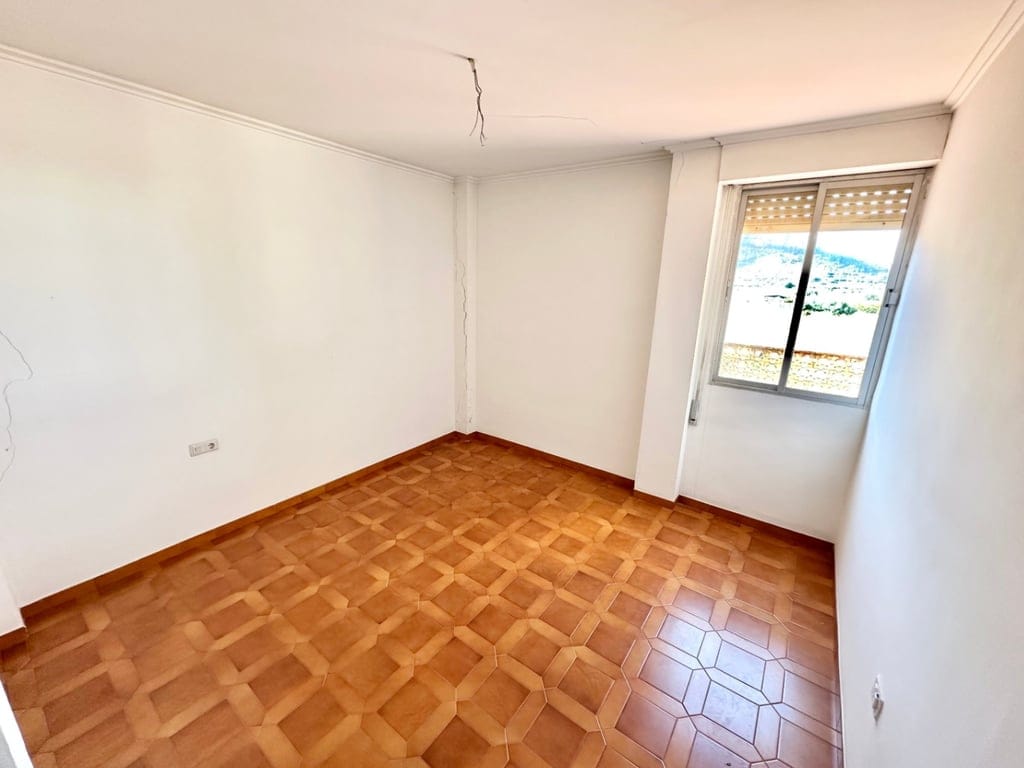 Opportunity: Building with 180 m² Garden and Rooftop with Sea Views - Foto 9