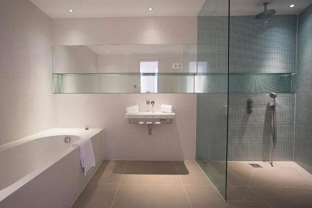 Luxurious modern frontline villa with stunning sea views - Foto 27