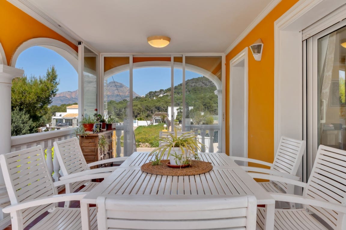 Villa in einer außergewöhnlichen ruhigen Lage, mit weitem Blick und großem Potenzial. - Foto 17