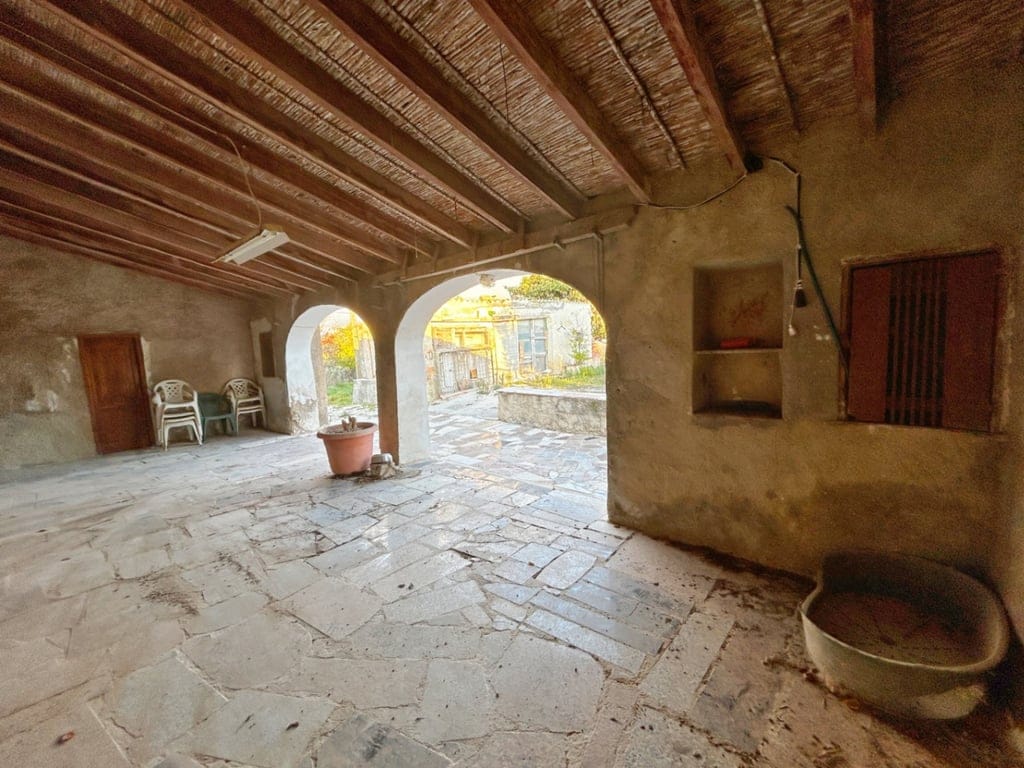 Villa with great renovation potential in Benissa – unique investment opportunity