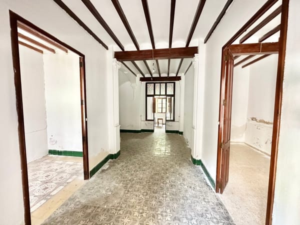Casa de poble amb més de 100 anys d'història al nucli antic de Pego - Foto 3