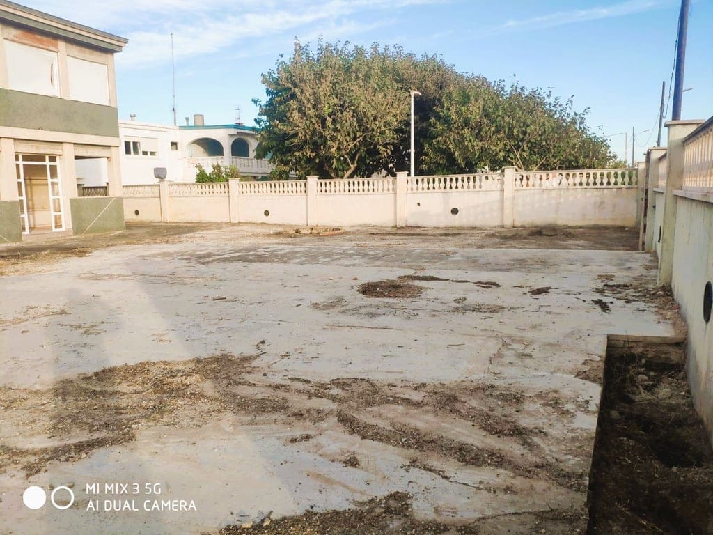 Ensemble de parcelles urbaines avec 6 logements en coin à 4 rues – Grande opportunité d'investissement dans la zone côtière. - Foto 8