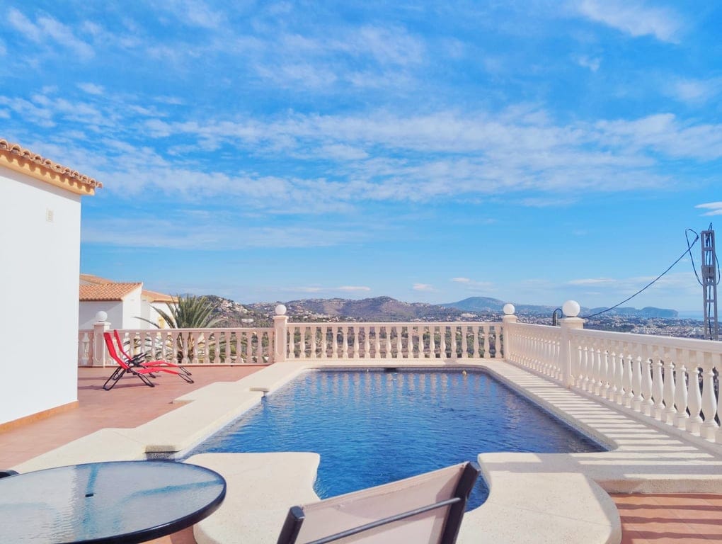 Villa for sale with 4 bedrooms and a pool in Calpe, with sea views. - Foto 4