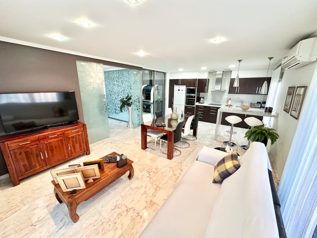 Raum, Licht und Design in einem einzigartigen Haus in Pego - Foto 3