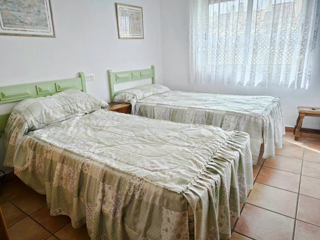 2-bedroom apartment with sea views for sale in the Las Brisas area. - Foto 19