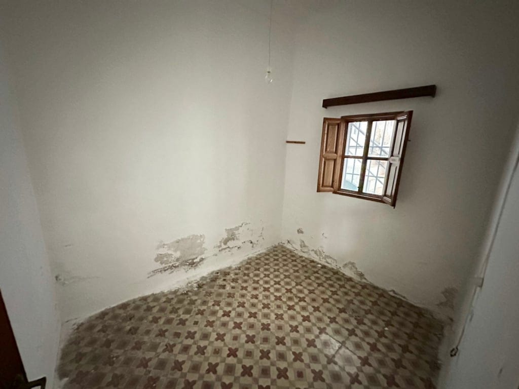 Einfamilienhaus mit über 100 Jahren Geschichte im Altstadtkern von Pego. - Foto 10