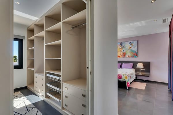 Exclusiva villa moderna con impresionantes vistas abiertas en una demandada zona de Jávea - Foto 31