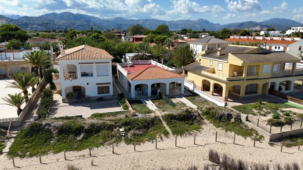 Chalet avec 2 logements en première ligne de plage à Denia - Foto 3