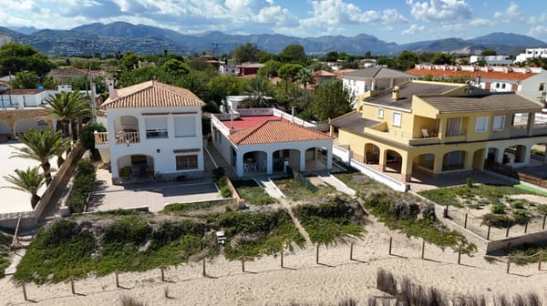 Chalet with 2 homes on the beachfront in Denia. - Foto 3