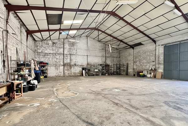 CHALET CON PISCINA, PARKING Y NAVE INDUSTRIAL EN VENTA - Foto 11