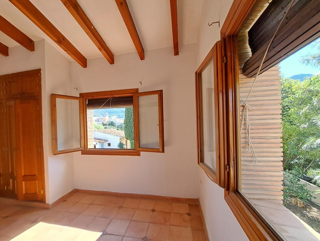 Family villa with pool for sale in Orba - Foto 30