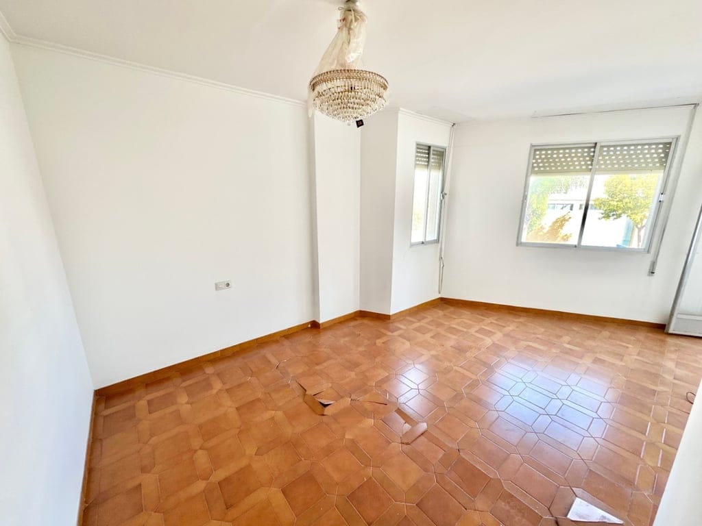 Opportunity: Building with 180 m² Garden and Rooftop with Sea Views - Foto 19