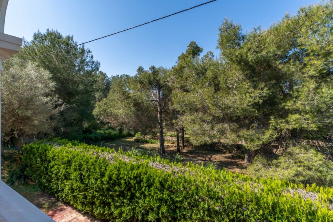 Villa in einer außergewöhnlichen ruhigen Lage, mit weitem Blick und großem Potenzial. - Foto 19
