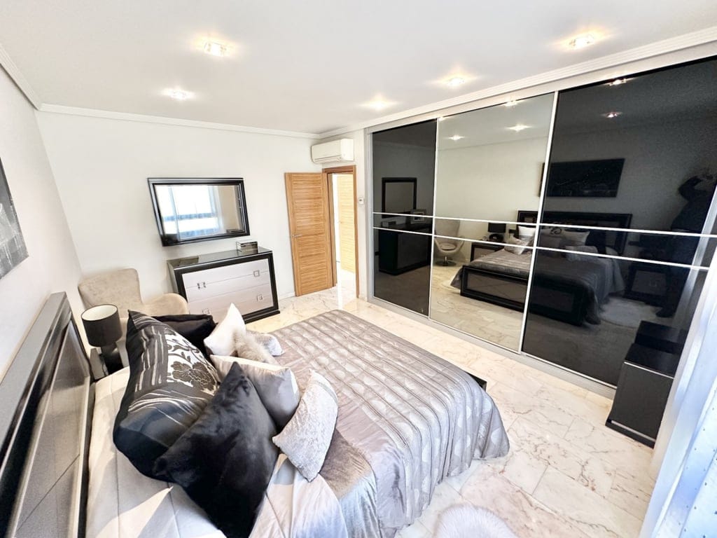 Raum, Licht und Design in einem einzigartigen Haus in Pego - Foto 29