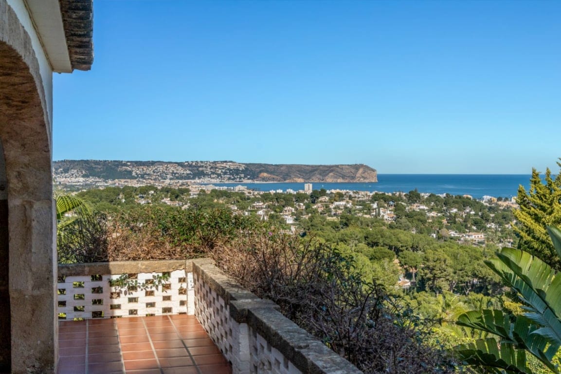 Stunning villa with amazing sea views in the El Tosalet urbanization. - Foto 37