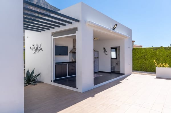 Exclusiva villa moderna con impresionantes vistas abiertas en una demandada zona de Jávea - Foto 49