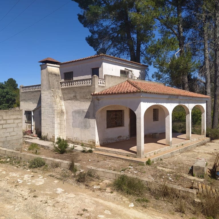 Finca for sale in the province of Valencia