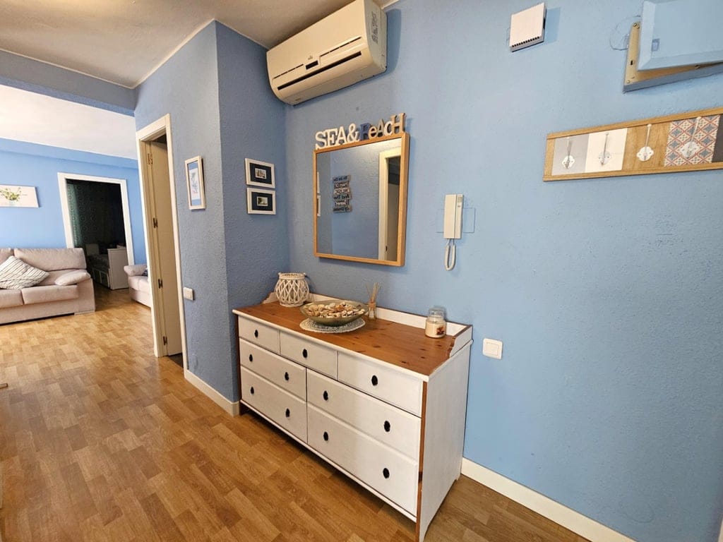 Fabulous and Bright Apartment in the beach - Foto 6